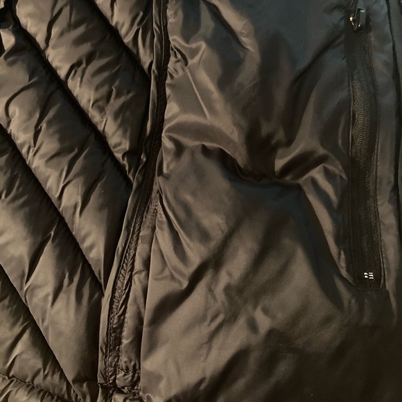 Tommy Hilfiger Hooded Zip Front Short Packable Jacket - Picture 4 of 7